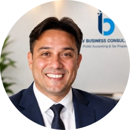 Gustavo Ferrer Co-Founder / Tax Preparer